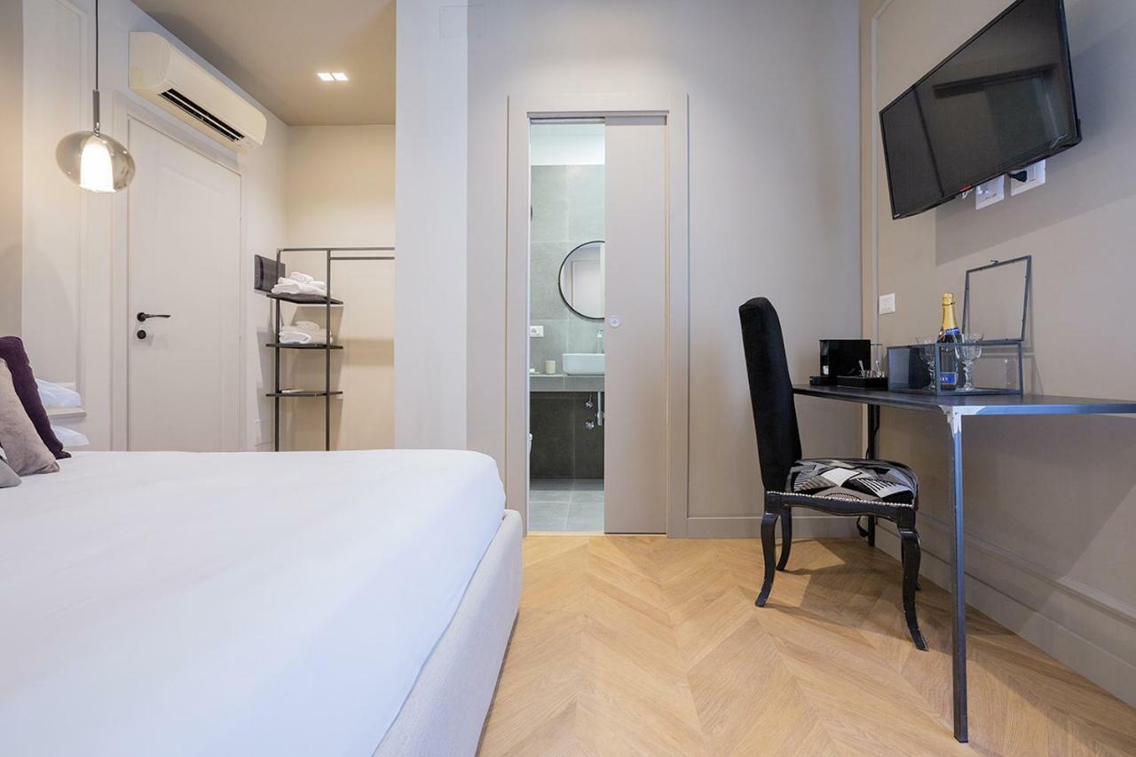 The Mendeli Suite Rome Bagian luar foto
