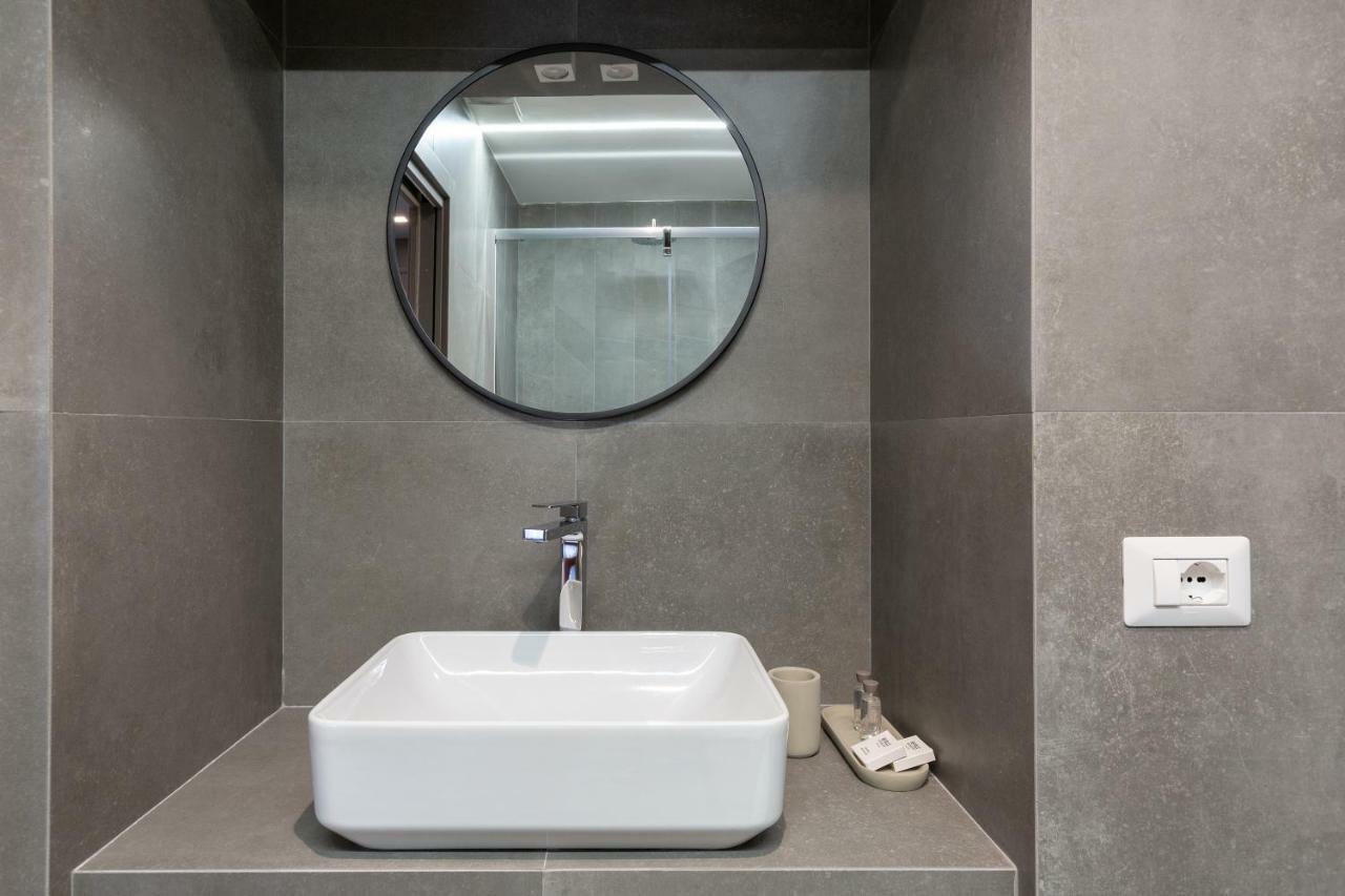 The Mendeli Suite Rome Bagian luar foto